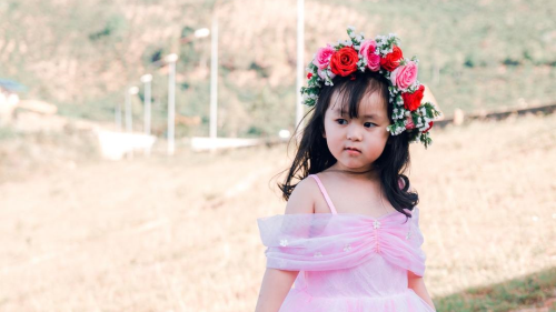 Flower Girl Flowers: Traditional vs. Trendy