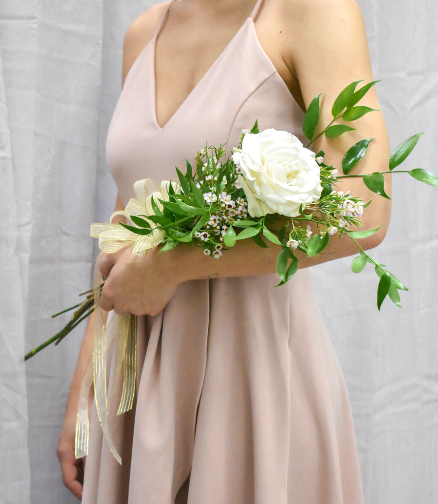 Single Rose Presentation Bouquet – The Garden of Eden Flower Shop